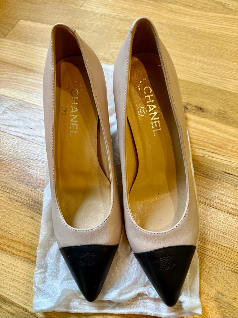 Inspired Two-Tone Cream and Black Pointed-Toe Leather Heels